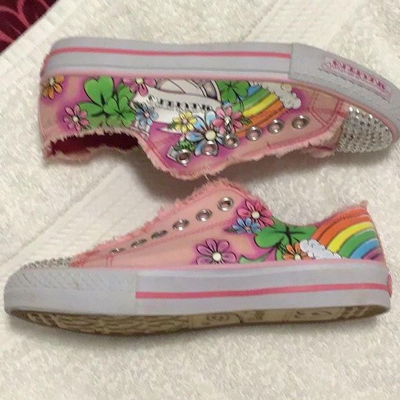 Skechers Girls size 3.5 slip on tennis shoes - Picture 1 of 8